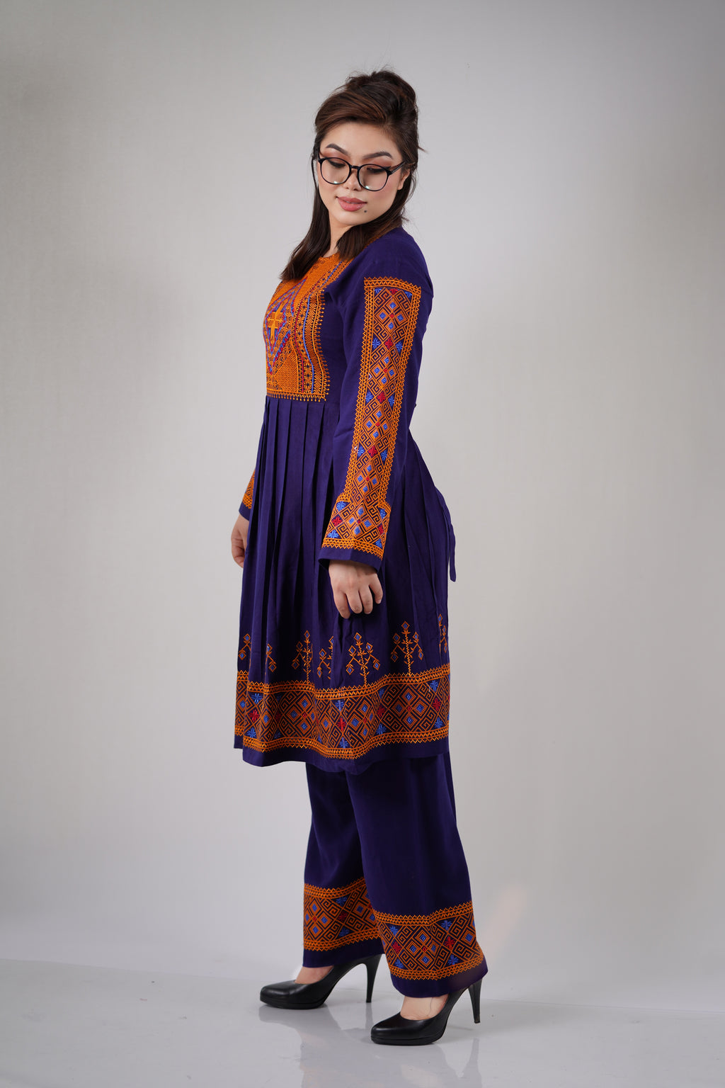 New Stylish Hazaragi embroidered Shawl - W22